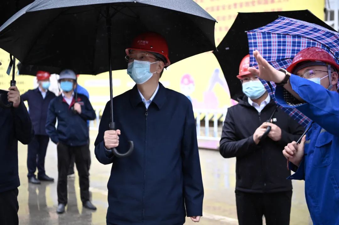 文樹勛了解湘雅路過江隧道項(xiàng)目情況,。
