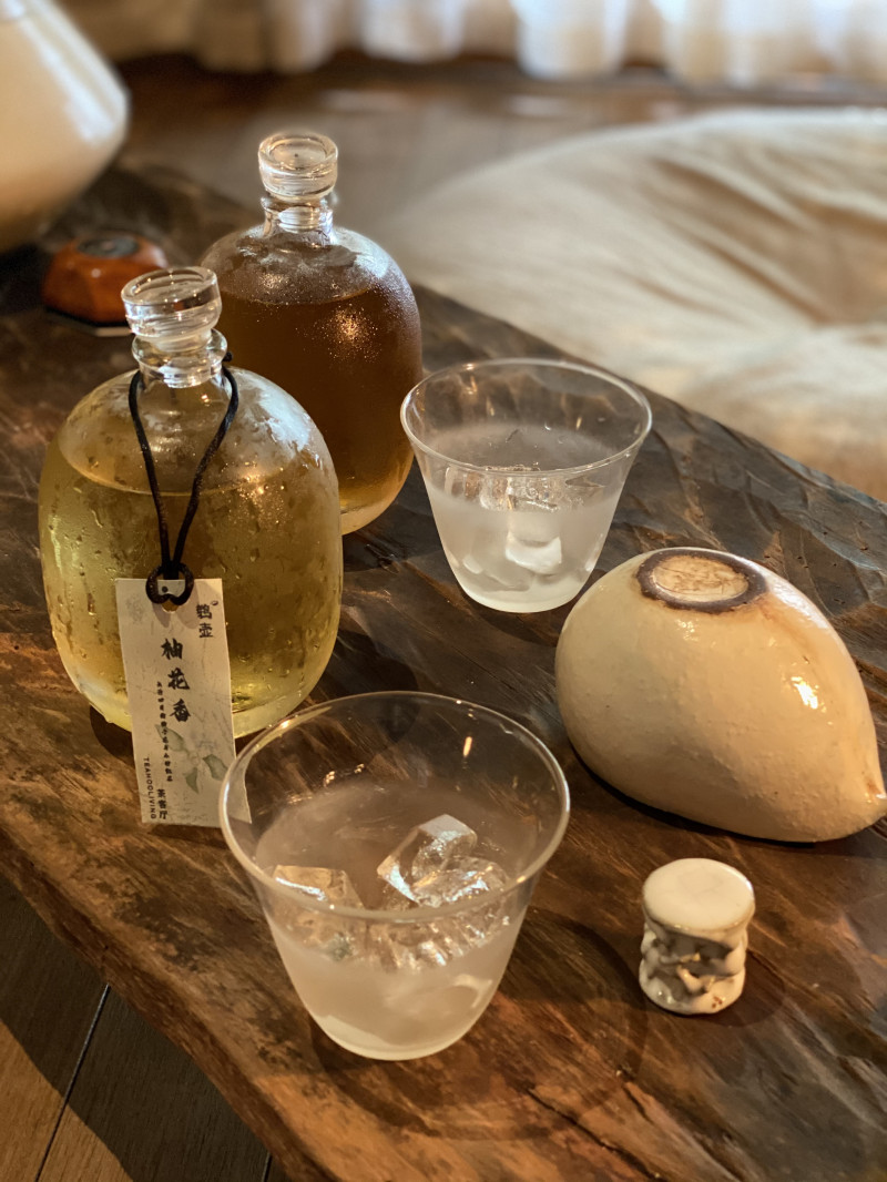 長沙東風路文化園里藏著一家鵜壺茶客廳，這家新開的創(chuàng)意茶室,，擺脫了原本飲茶的沉悶與單調,，“圈粉”眾多長沙年輕人。全媒體記者 范宏歡攝,。