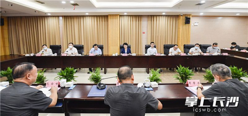 調(diào)研期間,，吳桂英出席座談會并講話,。