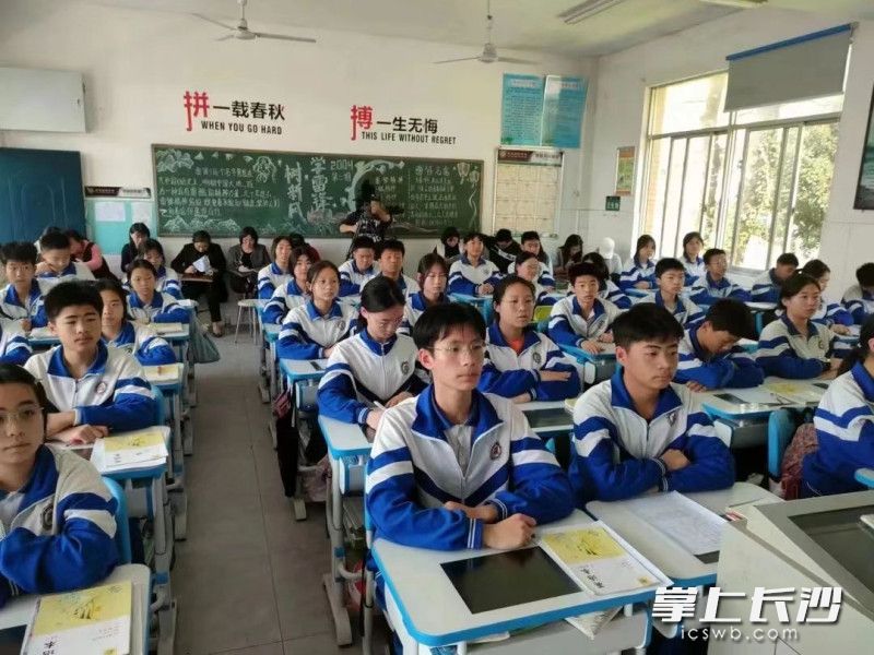 英語教師聚焦九年級學(xué)生的薄弱點(diǎn),，進(jìn)行思維碰撞,。