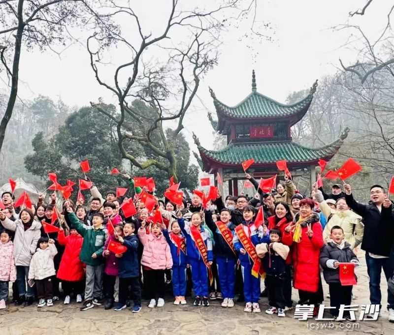大年初一,，岳麓山景區(qū)接待游客3萬人次。景區(qū)供圖