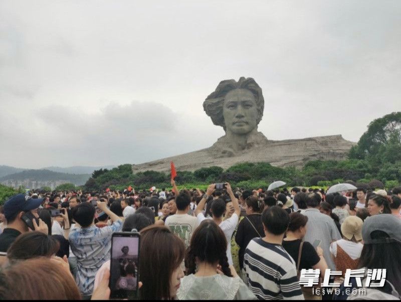 因受湘江水位上漲影響,，橘子洲景區(qū)按防汛工作要求,，于6月20日起開放時間調(diào)整為7:00-18:00。  長沙晚報全媒體記者賀文兵攝
