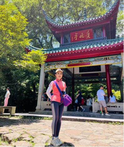 導游于卓廷,。