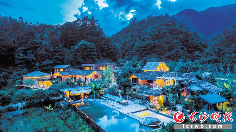 如今的道官?zèng)_如詩(shī)如畫，令人向往,。李鋒 攝