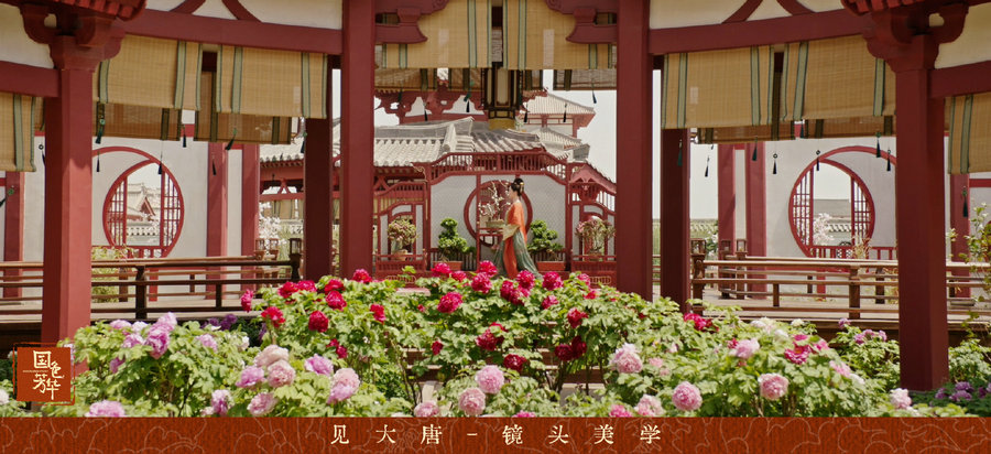 The recently aired costume drama Flourished Peony features beautiful flower scenes. [Photo provided to chinadaily.com.cn]