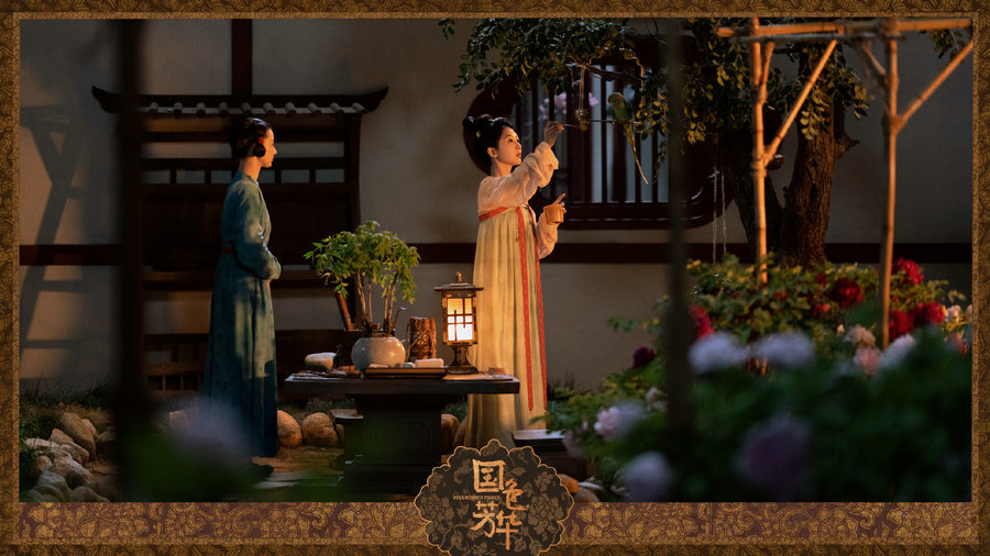 The recently aired costume drama Flourished Peony features beautiful flower scenes. [Photo provided to chinadaily.com.cn]