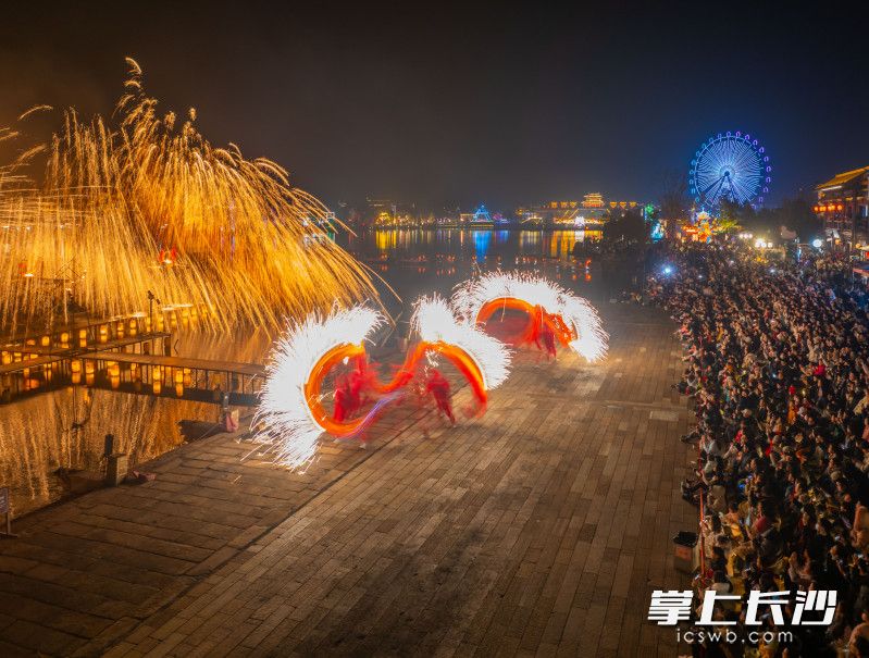 Photo by Zou Lin from Changsha Evening News.