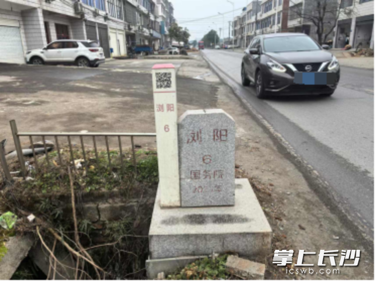 長(zhǎng)沙市民政局自主建立監(jiān)測(cè)監(jiān)管系統(tǒng),，通過安裝智能界樁,，利用信息化技術(shù)進(jìn)行遠(yuǎn)程監(jiān)管，實(shí)現(xiàn)全天候全周期無(wú)人值守監(jiān)測(cè),。